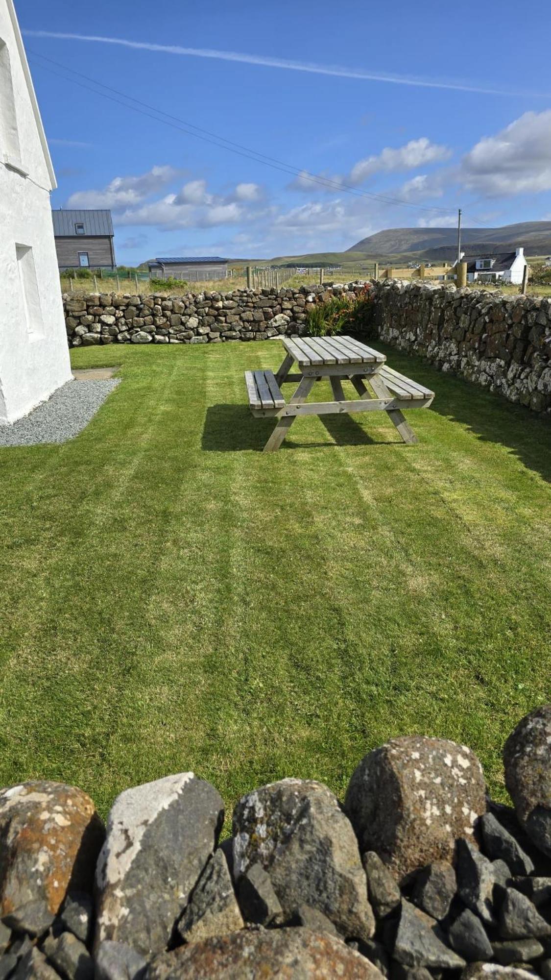 Cnoc Ruaraidh Cottage Kilmuir  Exteriör bild
